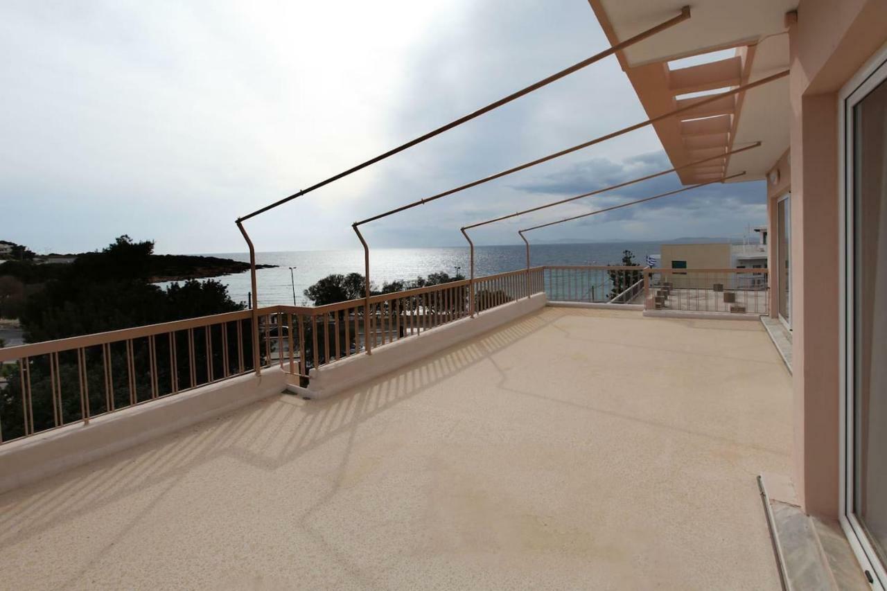 Seaside Renovated Top Floor Apartment Saronida Екстериор снимка