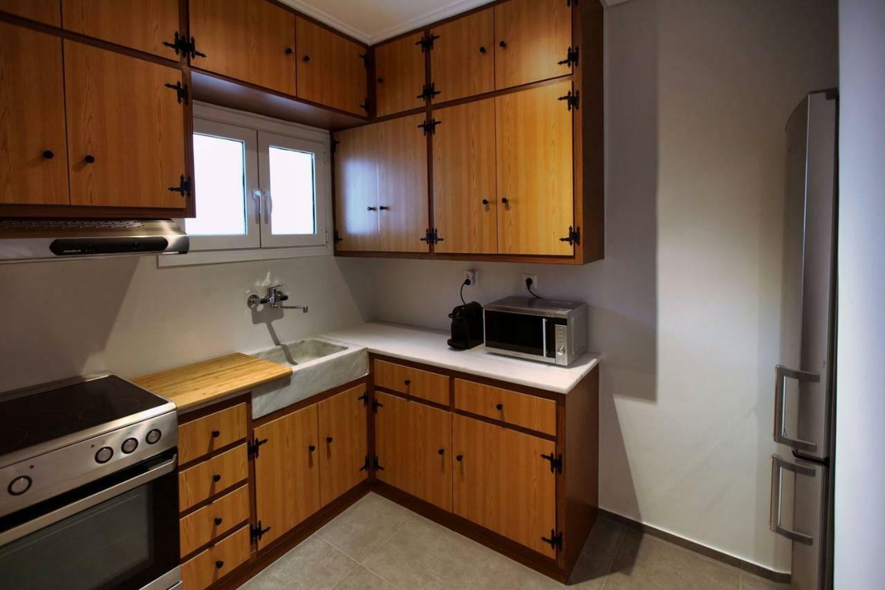 Seaside Renovated Top Floor Apartment Saronida Екстериор снимка