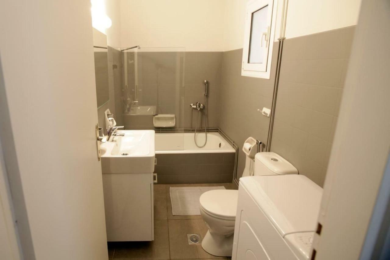 Seaside Renovated Top Floor Apartment Saronida Екстериор снимка